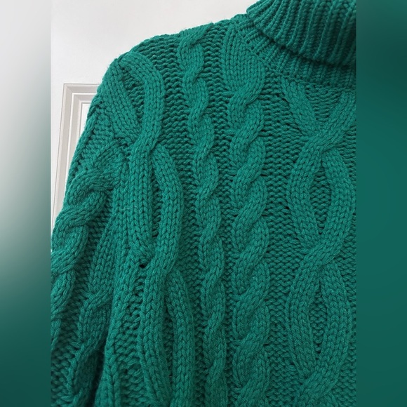 Emerald Cable Knit Turtleneck Sweater - Picture 3 of 3